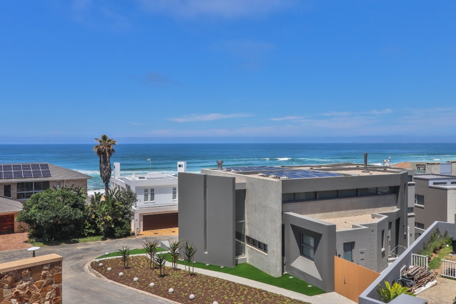 7 Bedroom Property for Sale in Pienaarstrand Western Cape